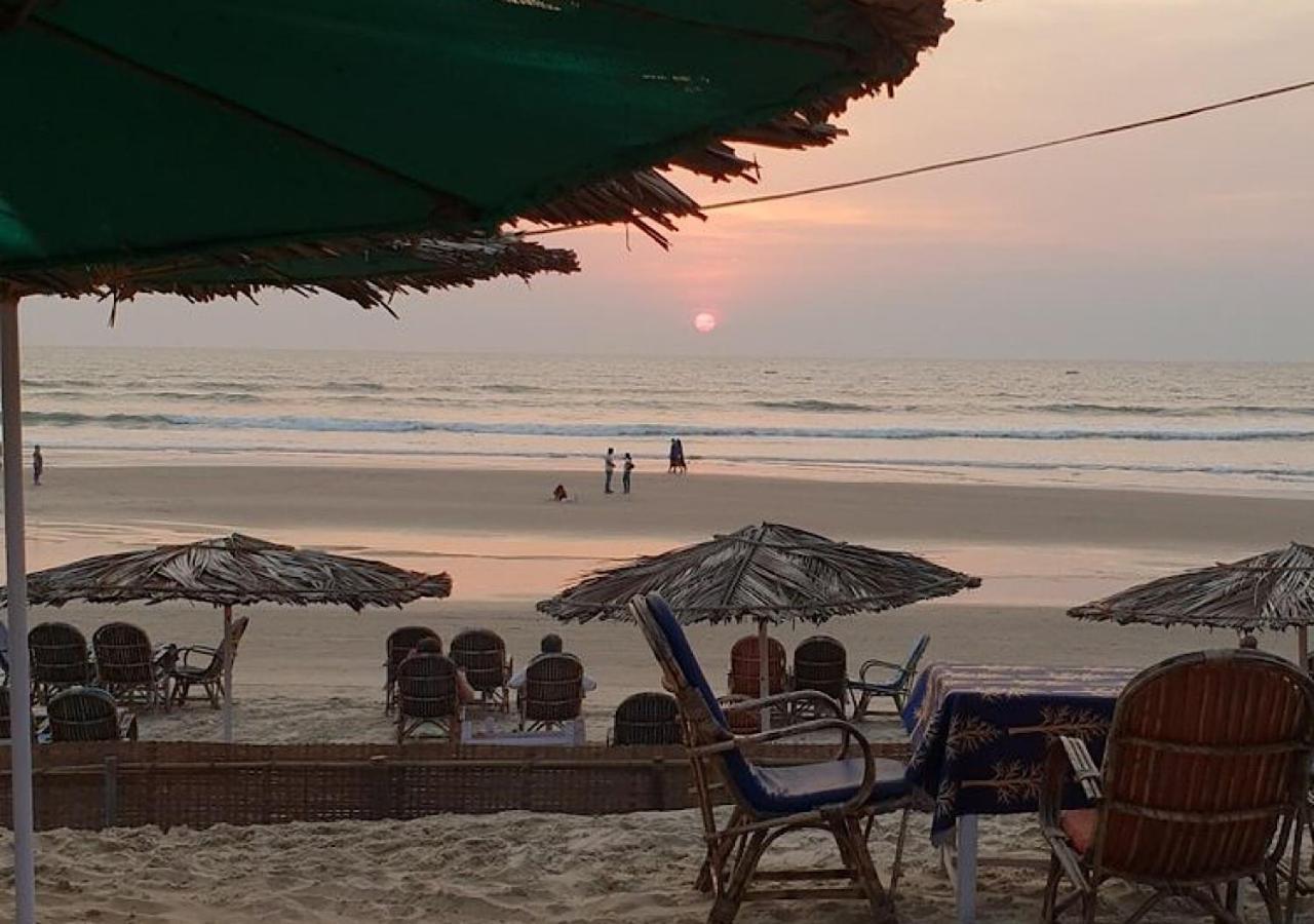 קלנגוטה Baga Beach Ocean מראה חיצוני תמונה